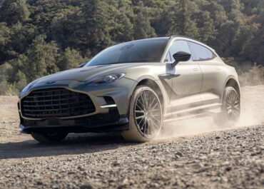 Aston-Martin-DBX1